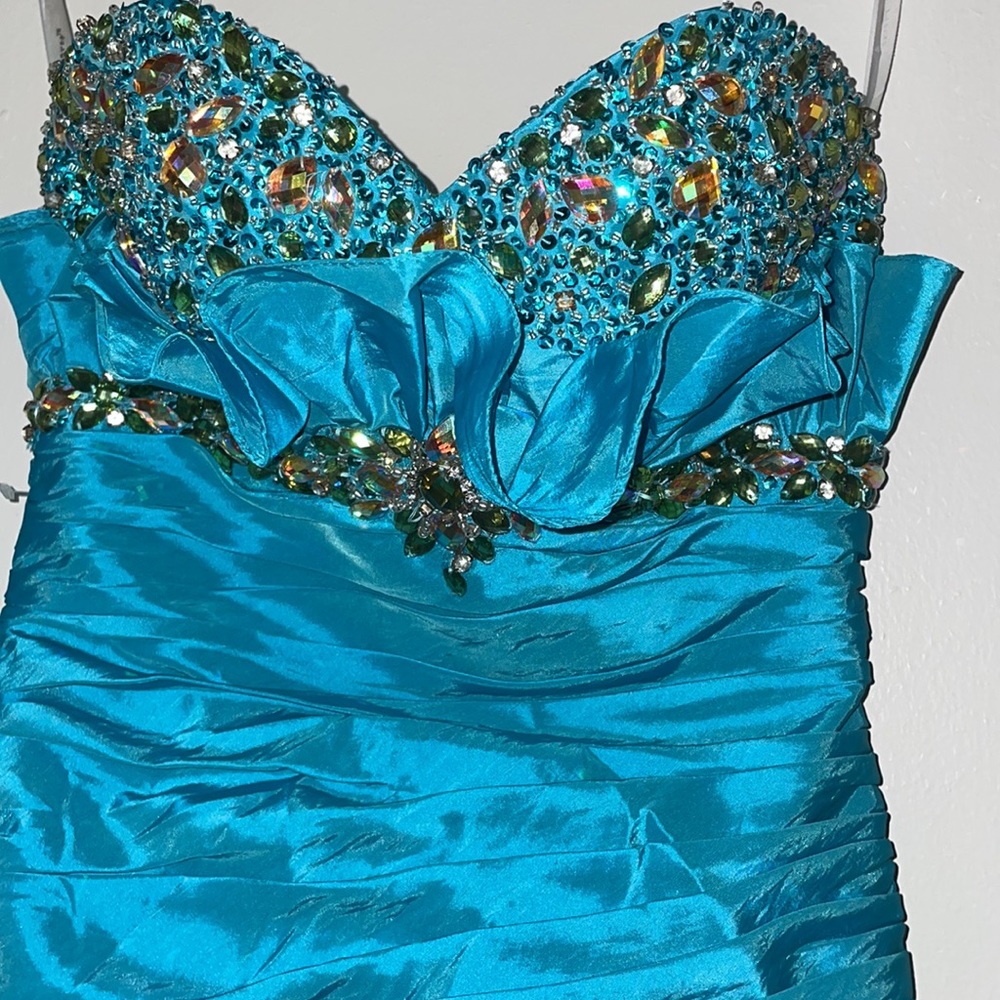 Mermaid strapless prom dress 🪸🐚 - Picture 3 of 7